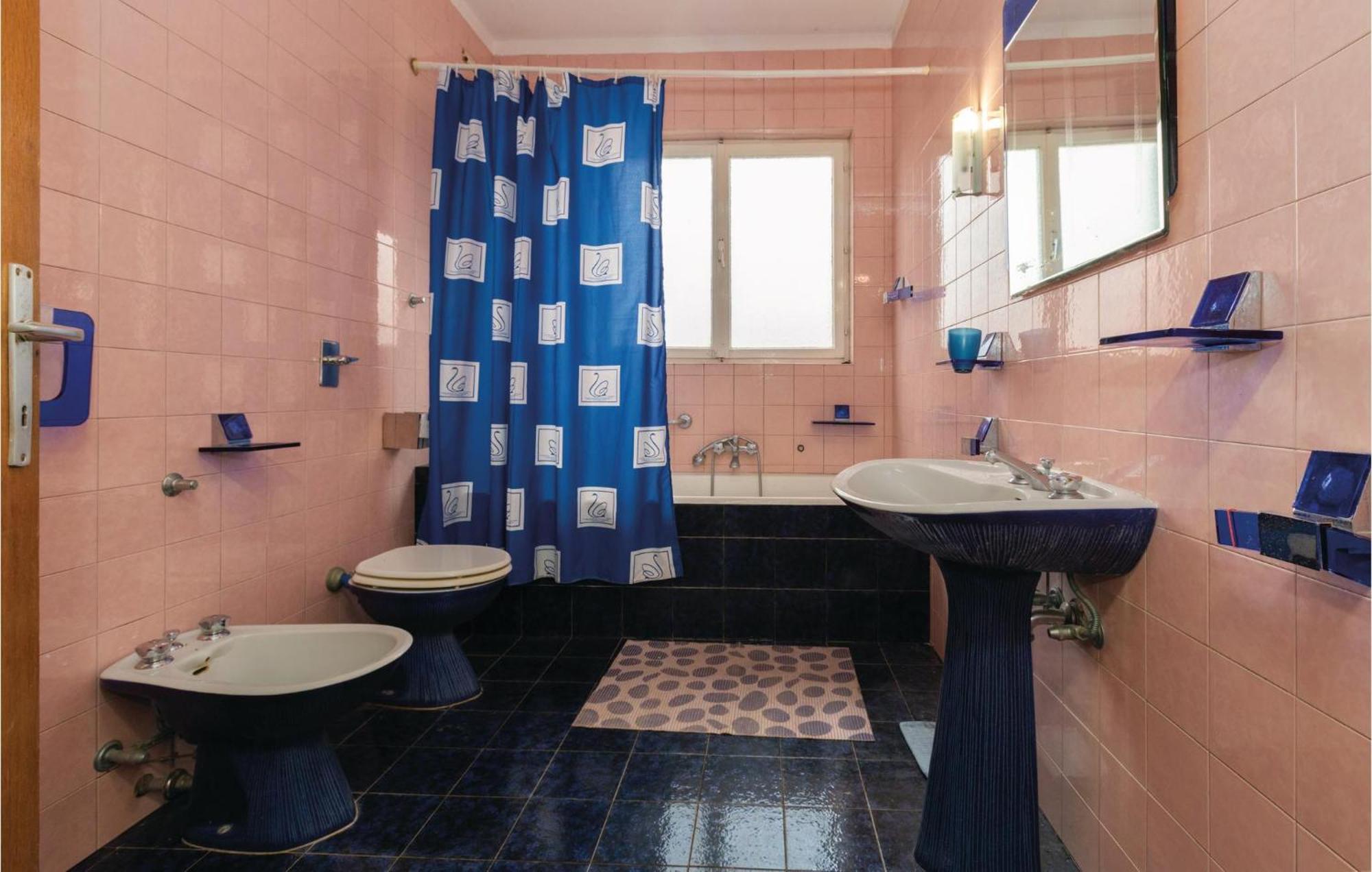 2 Bedroom Pet Friendly Apartment In Lovrecica 外观 照片